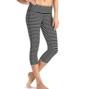 ATHLETA Womens XXS 2XS Stripes Chaturanga Capri Leggings Crop 243095 Black White